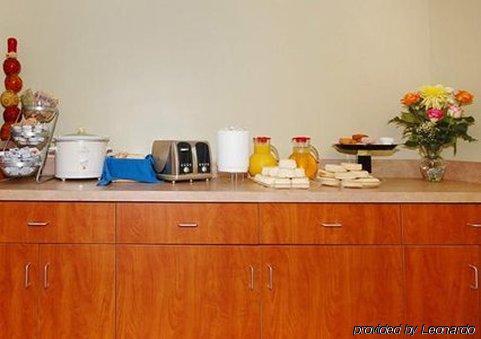 Rodeway Inn Еффінґгем Ресторан фото